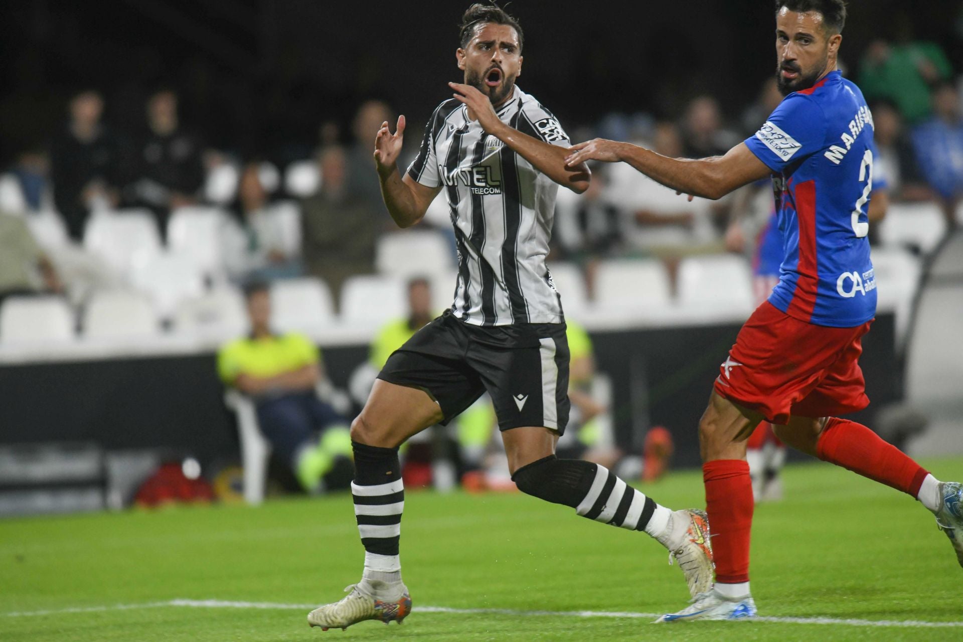 El empate del Cartagena frente al Elche, en imágenes