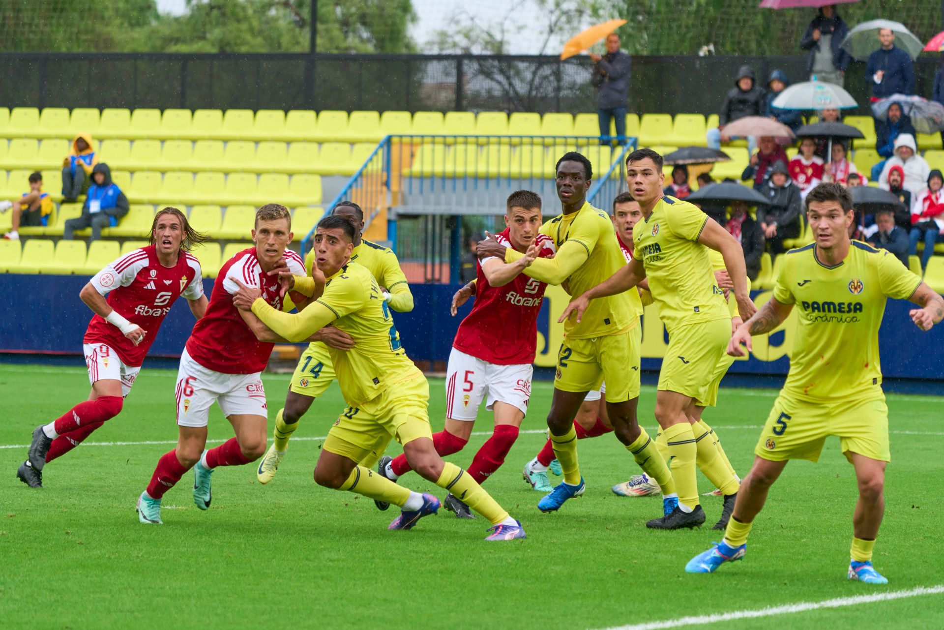 La victoria del Real Murcia frente al Villarreal B, en imágenes