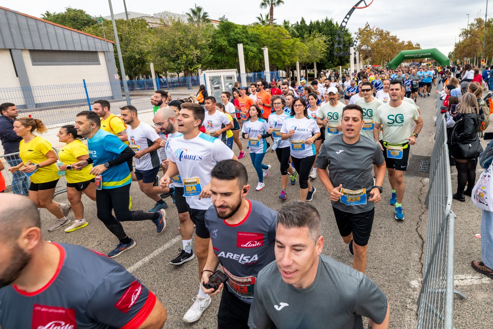 La VI Carrera de Empresas de Murcia, en imágenes