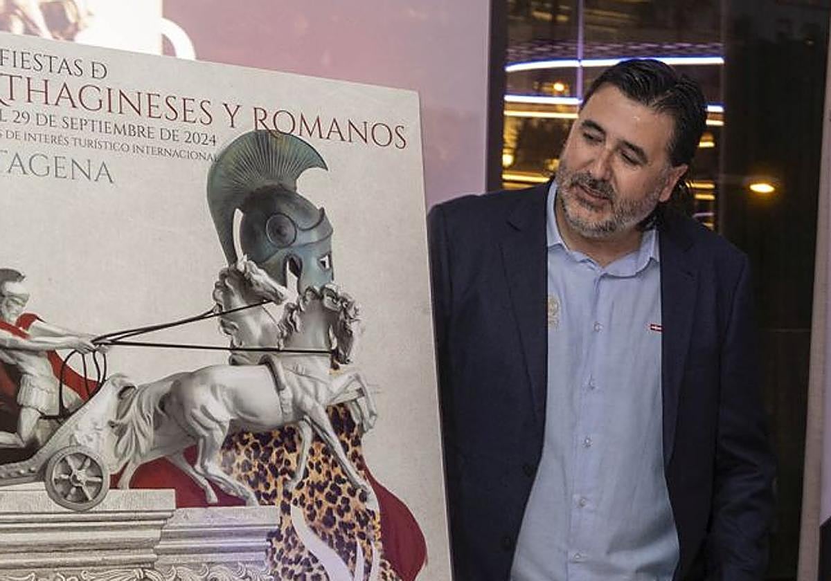 José Antonio Meca, en la presentación del cartel festero de 2024.