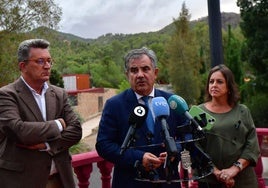 El consejero de Medio Ambiente de Murcia, Juan María Vázquez, junto con la consejera de Sostenibilidad de Andalucía, Catalina García, y el conseller de Medio Ambiente, Vicente Martínez, este lunes.