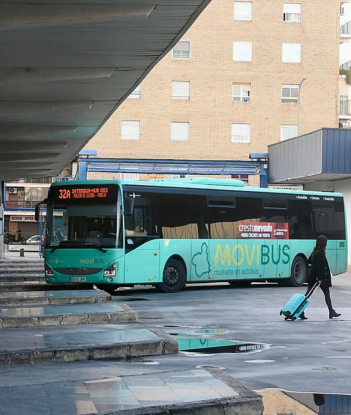 Imagen secundaria 2 - Primera jornada de la huelga de transportes en la Región de Murcia.