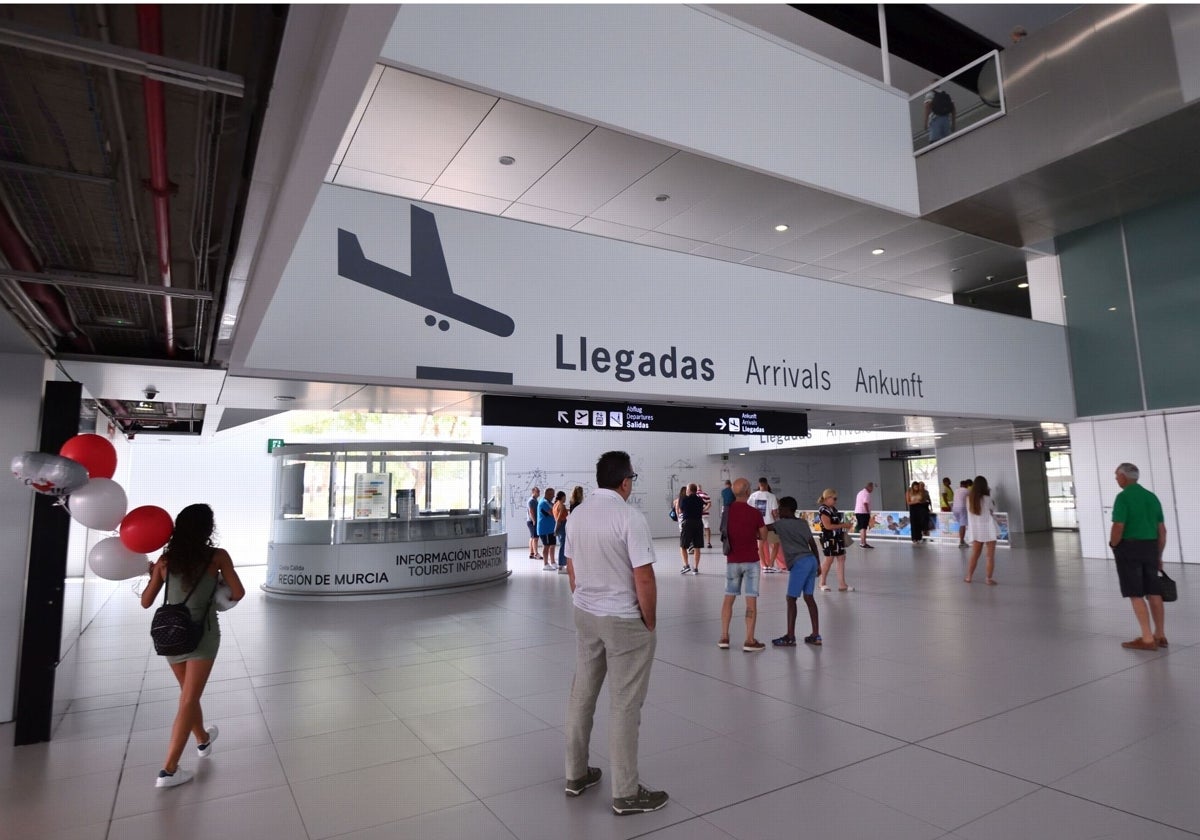 Zona de llegadas del aeropuerto regional, el pasado verano.