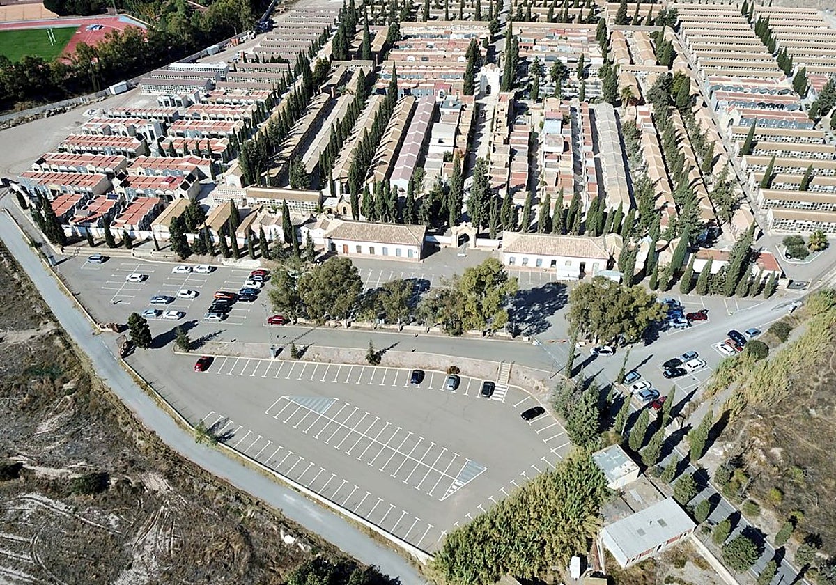 Vista aérea del cementerio de San Clemente.