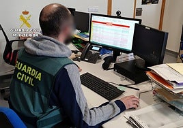 Un agente de la benemérita, en una imagen de archivo.