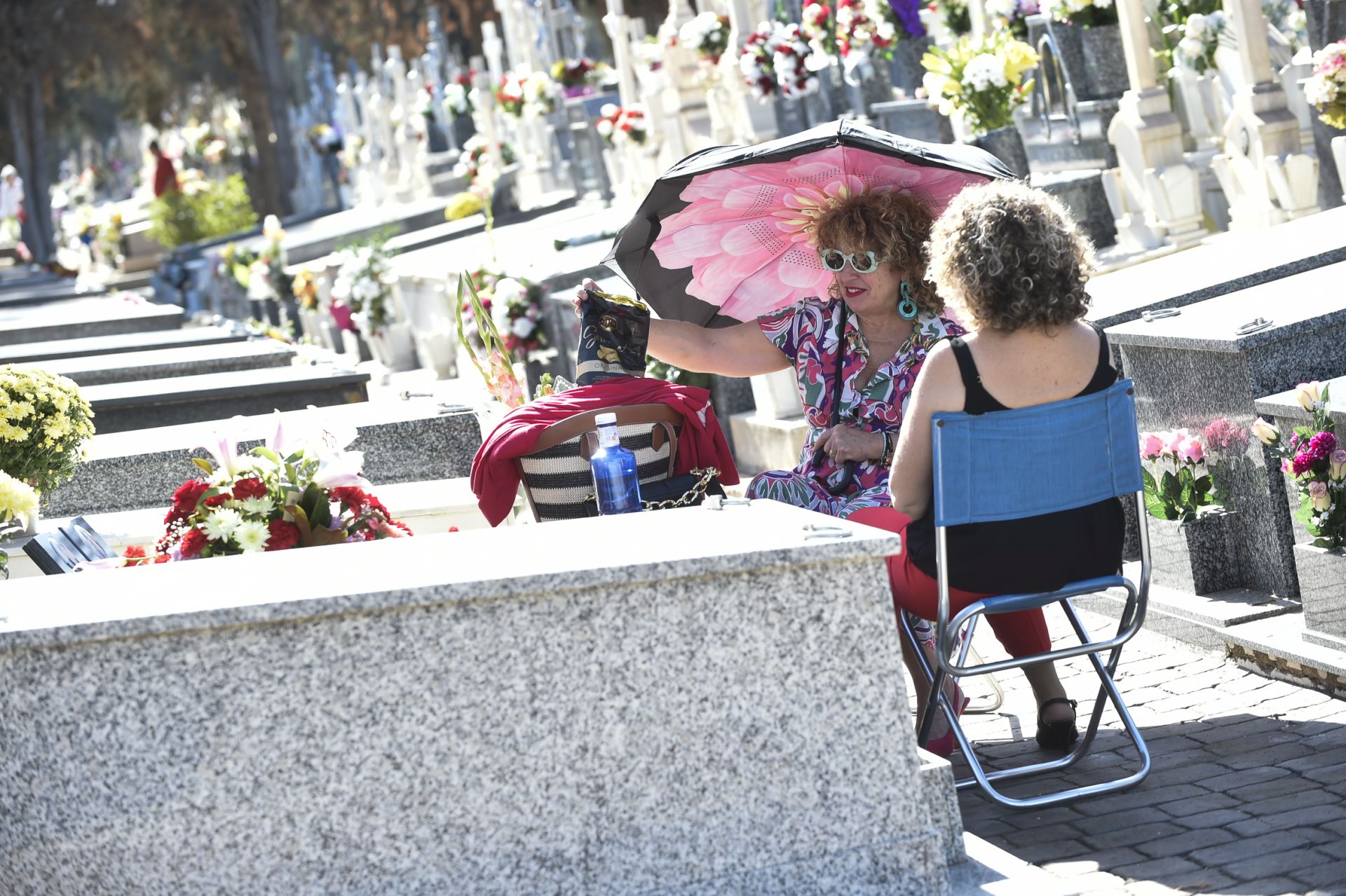 Las imágenes del Día de Todos los Santos en los cementerios de Murcia