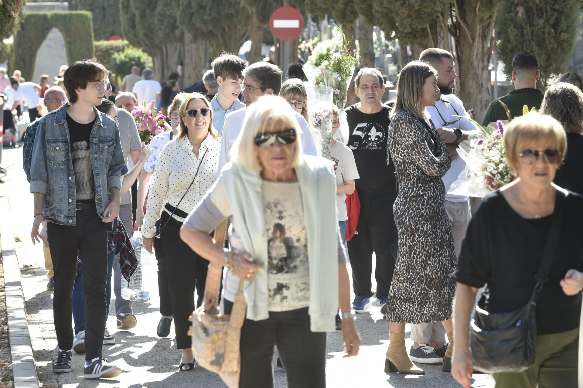Las imágenes del Día de Todos los Santos en los cementerios de Murcia