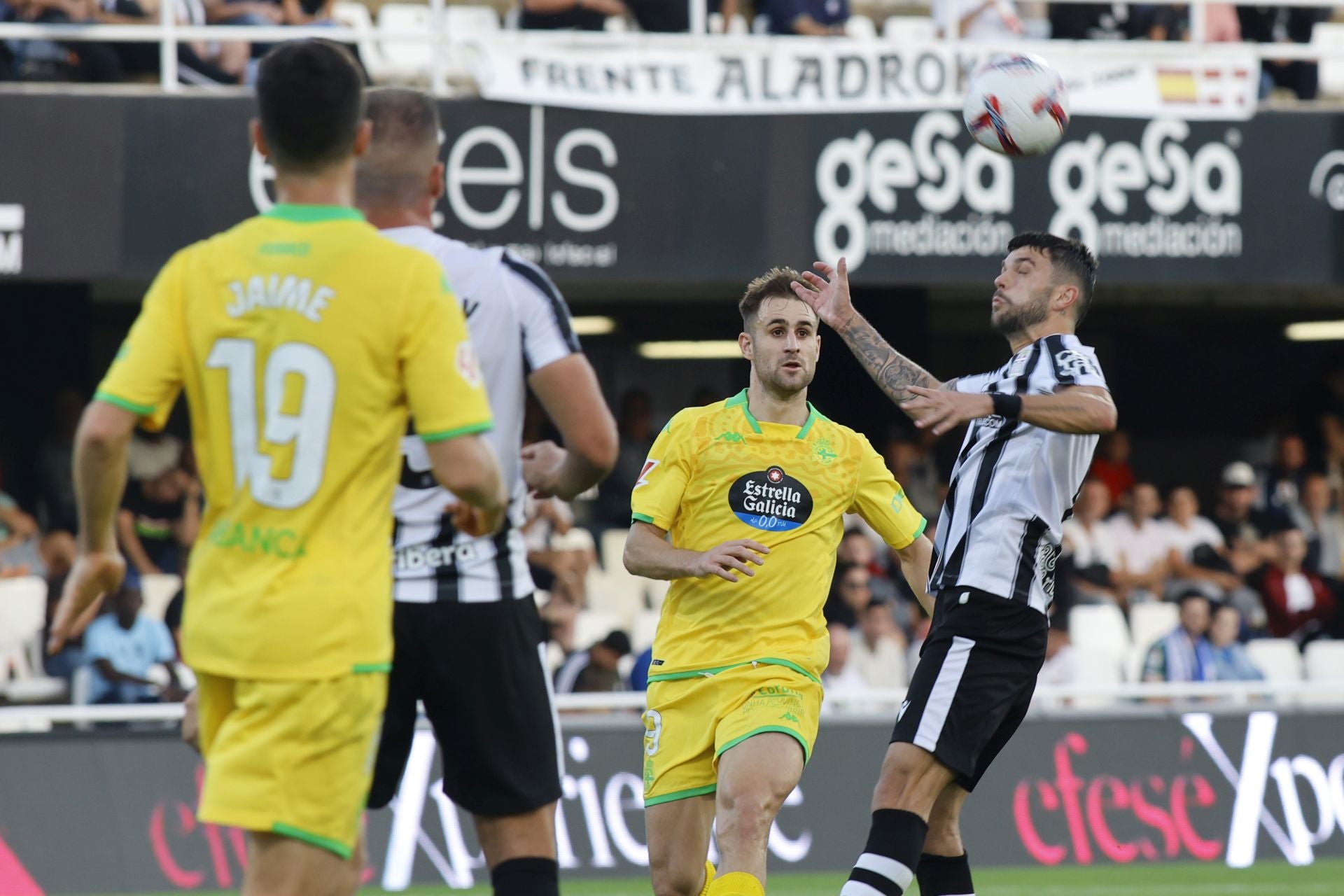 La derrota del Cartagena frente al Deportivo, en imágenes