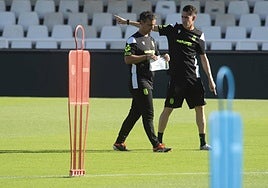 Jandro junto con su segundo, Pablo Redondo, en un entrenamiento en Cartagonova.