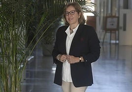 La catedrática de la UMU María Jesús Periago Gastón, en el edificio Pleiades del campus de Espinardo.