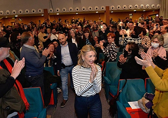 Yolanda Díaz, en febrero de 2023, entrando al Paraninfo de la UMU, en el acto de presentación de Sumar en Murcia.