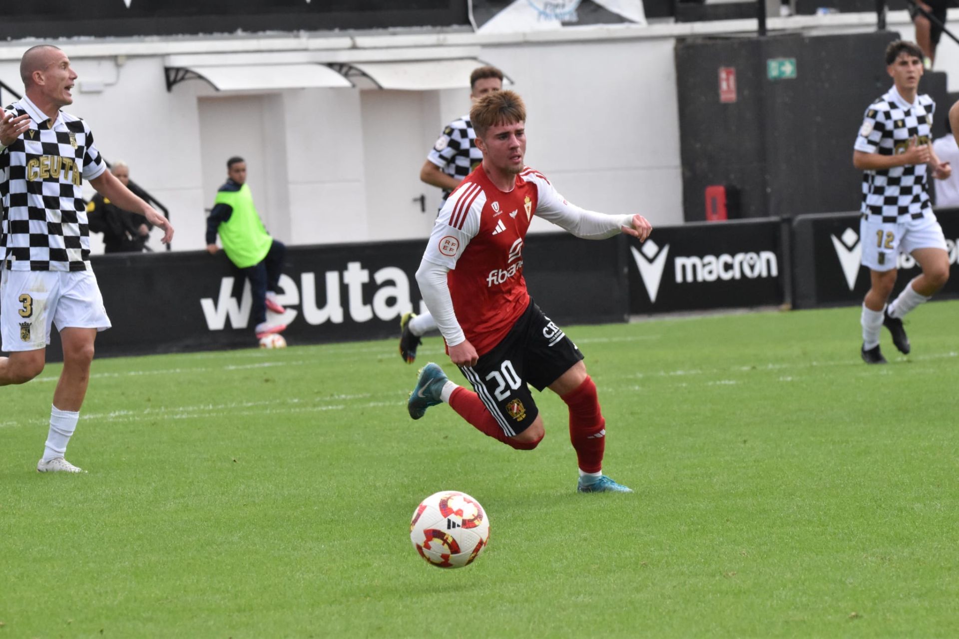 La derrota del Real Murcia frente al Ceuta, en imágenes