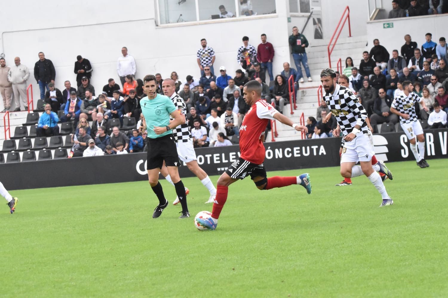 La derrota del Real Murcia frente al Ceuta, en imágenes