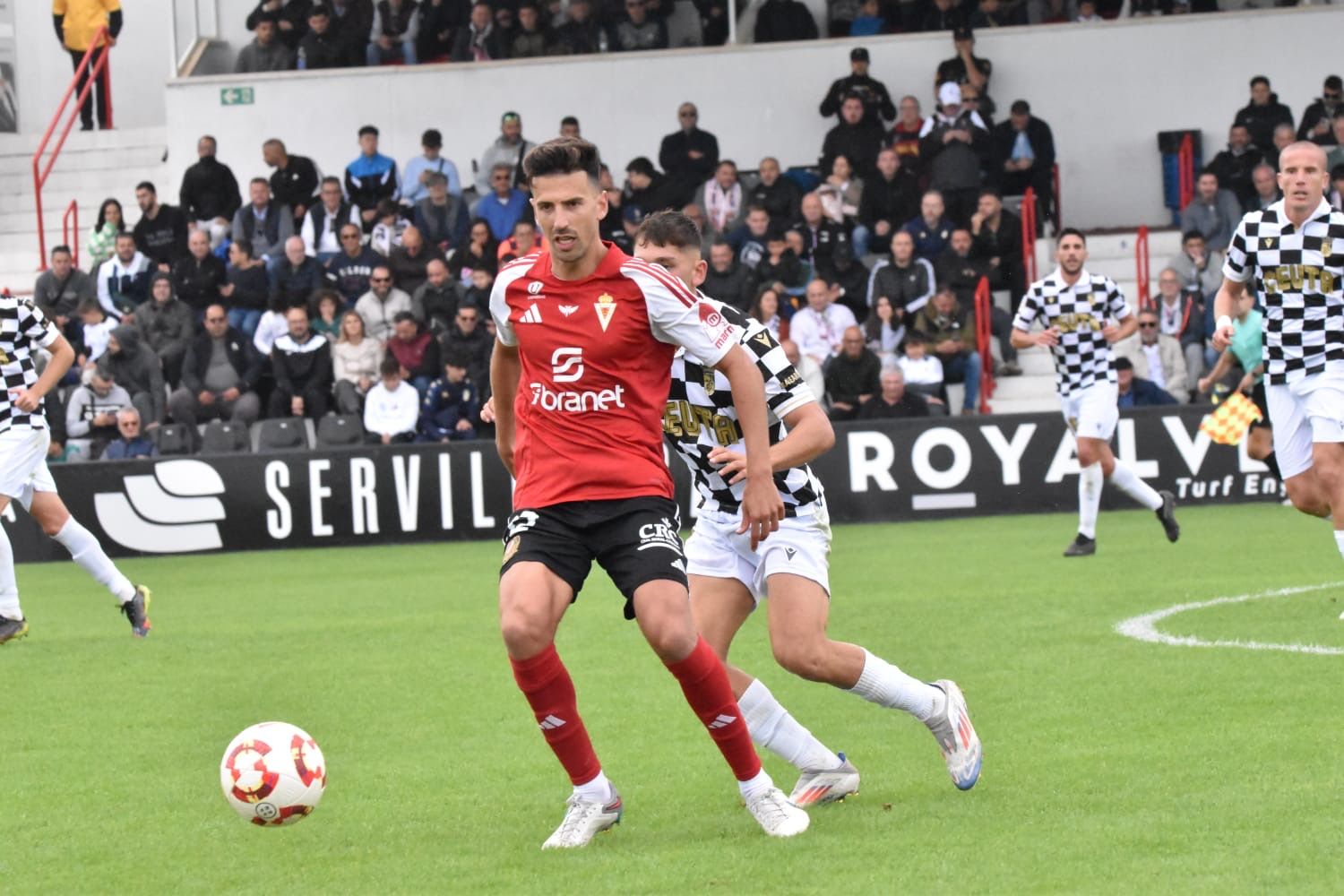 La derrota del Real Murcia frente al Ceuta, en imágenes