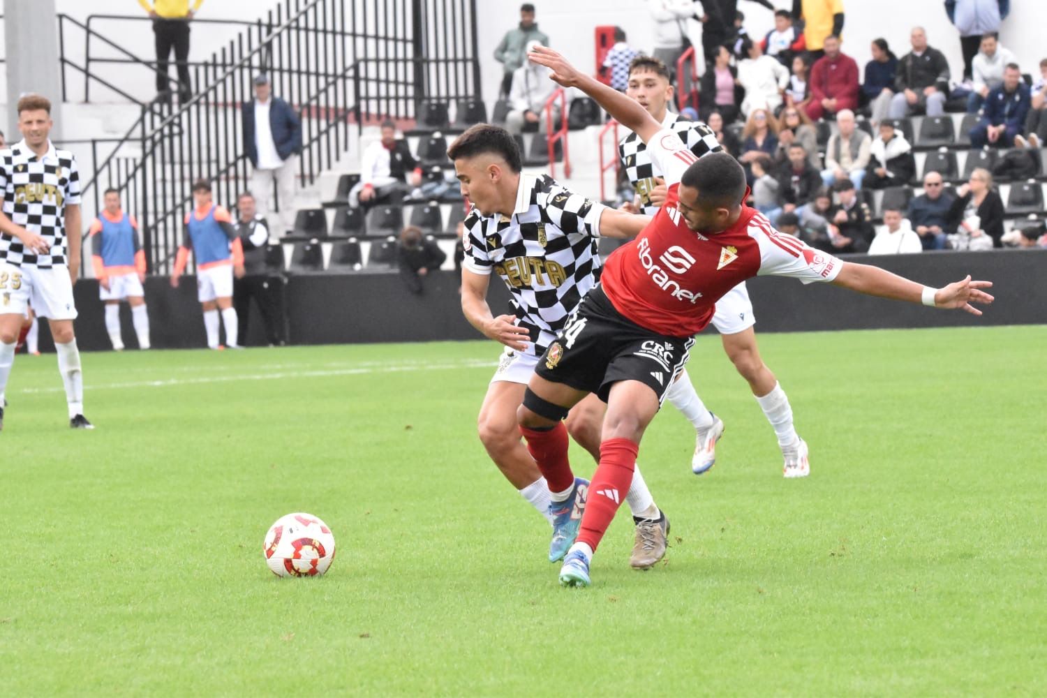 La derrota del Real Murcia frente al Ceuta, en imágenes