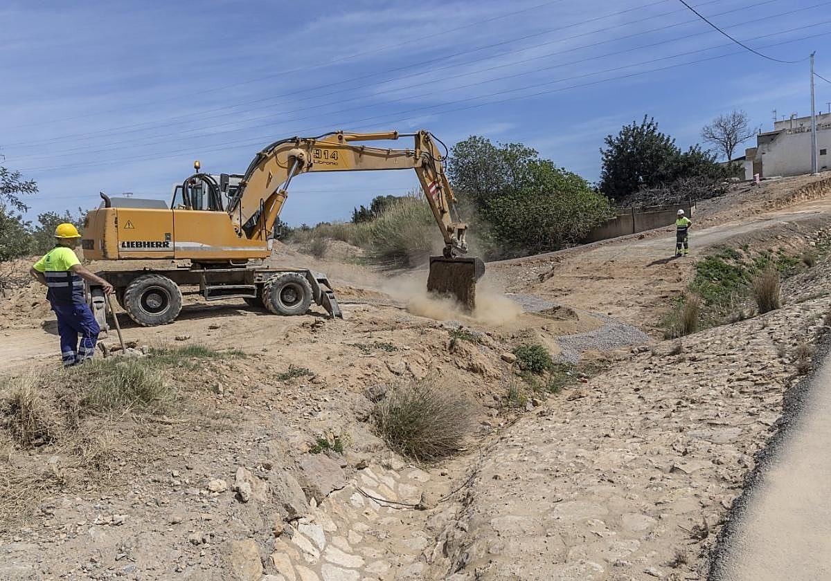 Imagen de archivo de las obras en el vial provisional anexo a la Rambla de Canteras, en Cartagena.