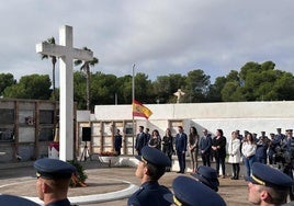 El acto en recuerdo a los militares fallecidos de la AGA.