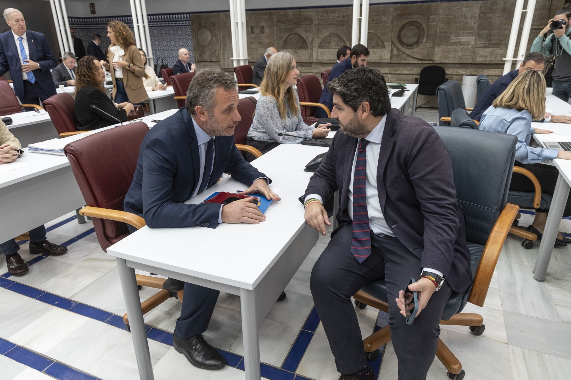 El Pleno de la Asamblea Regional de este martes, en imágenes