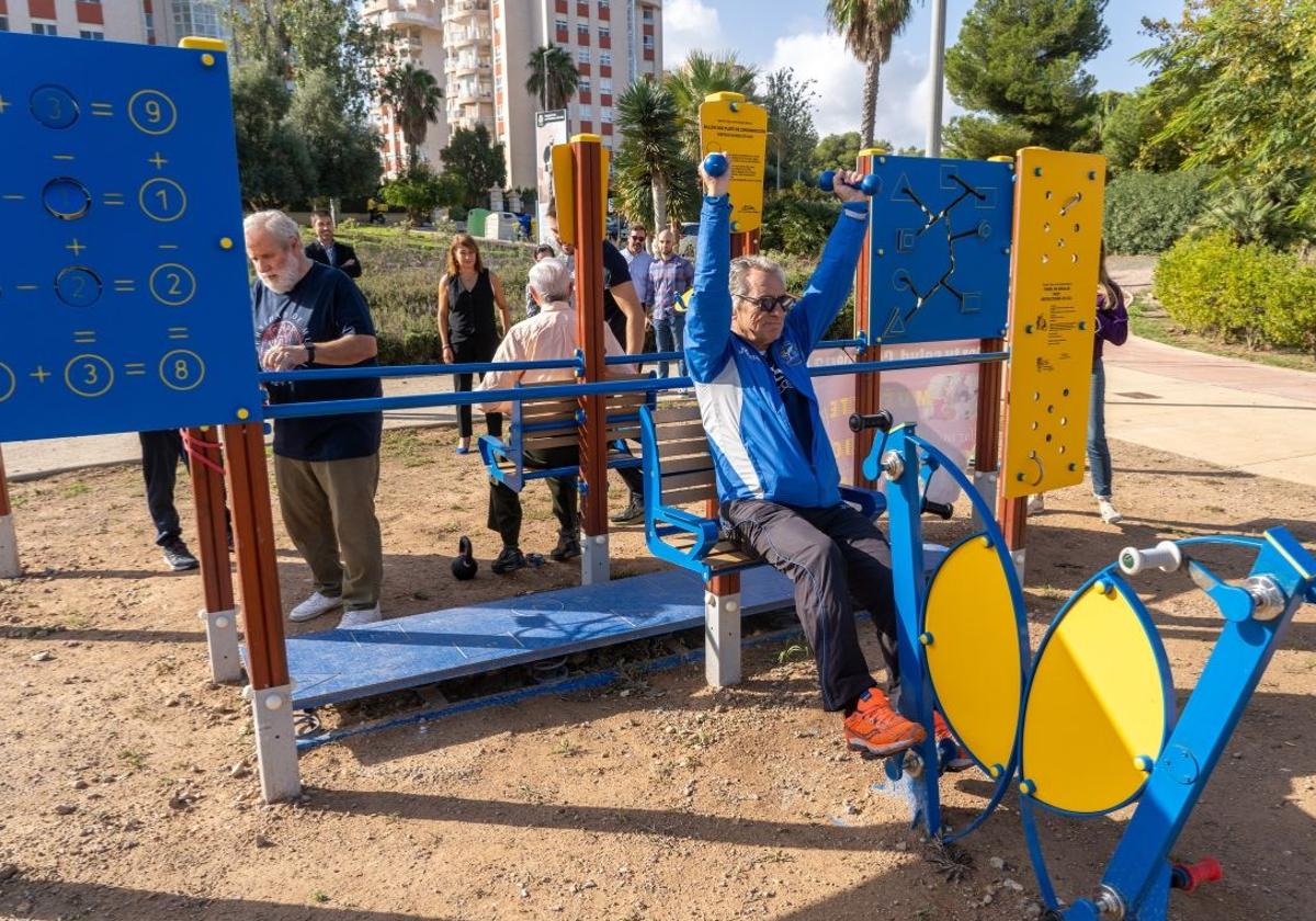Cinco parques de Cartagena promueven el ejercicio físico con el apoyo de monitores