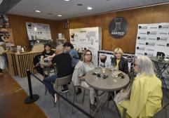 El asiático en tres versiones