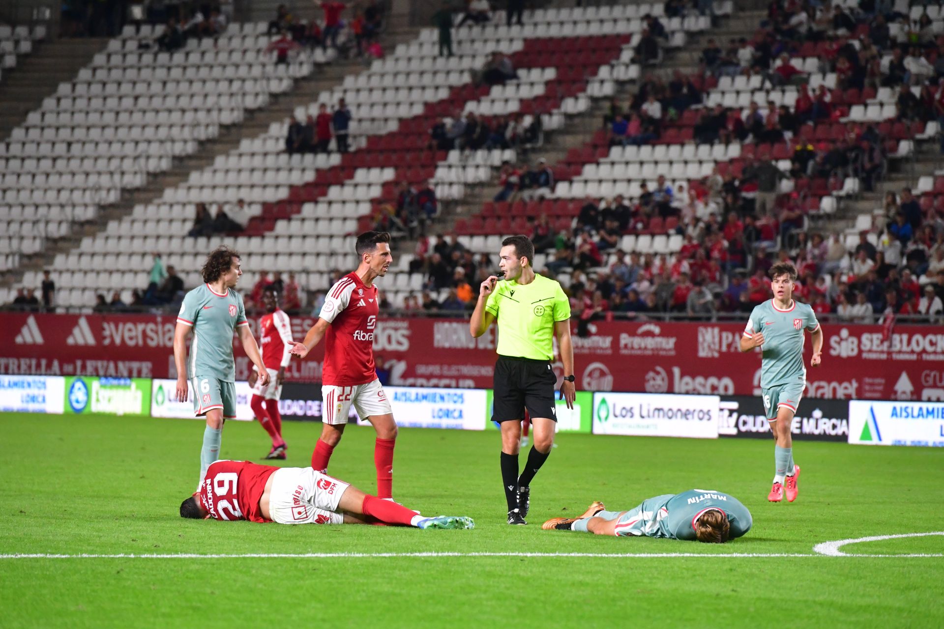 El empate del Real Murcia frente al Atlético B, en imágenes
