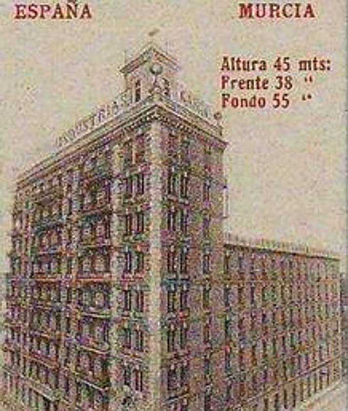 Imagen secundaria 2 - 1. La proyectada nueva plaza en la calle Santa Teresa. 2. Antigua publicidad del primer rascacielos murciano.