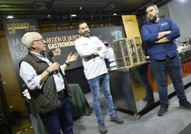 El colaborador gastronómico de LA VERDAD, Pachi Larrosa, presenta la ponencia de los cocineros David López y Antonio Velázquez,