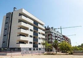 Edificios residenciales en construcción en la avenida Juan Carlos I de Murcia.