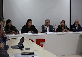 El secretario general del PSRM-PSOE, José Vélez, preside la reunión de los delegados y delegadas de su partido para el Congreso Federal