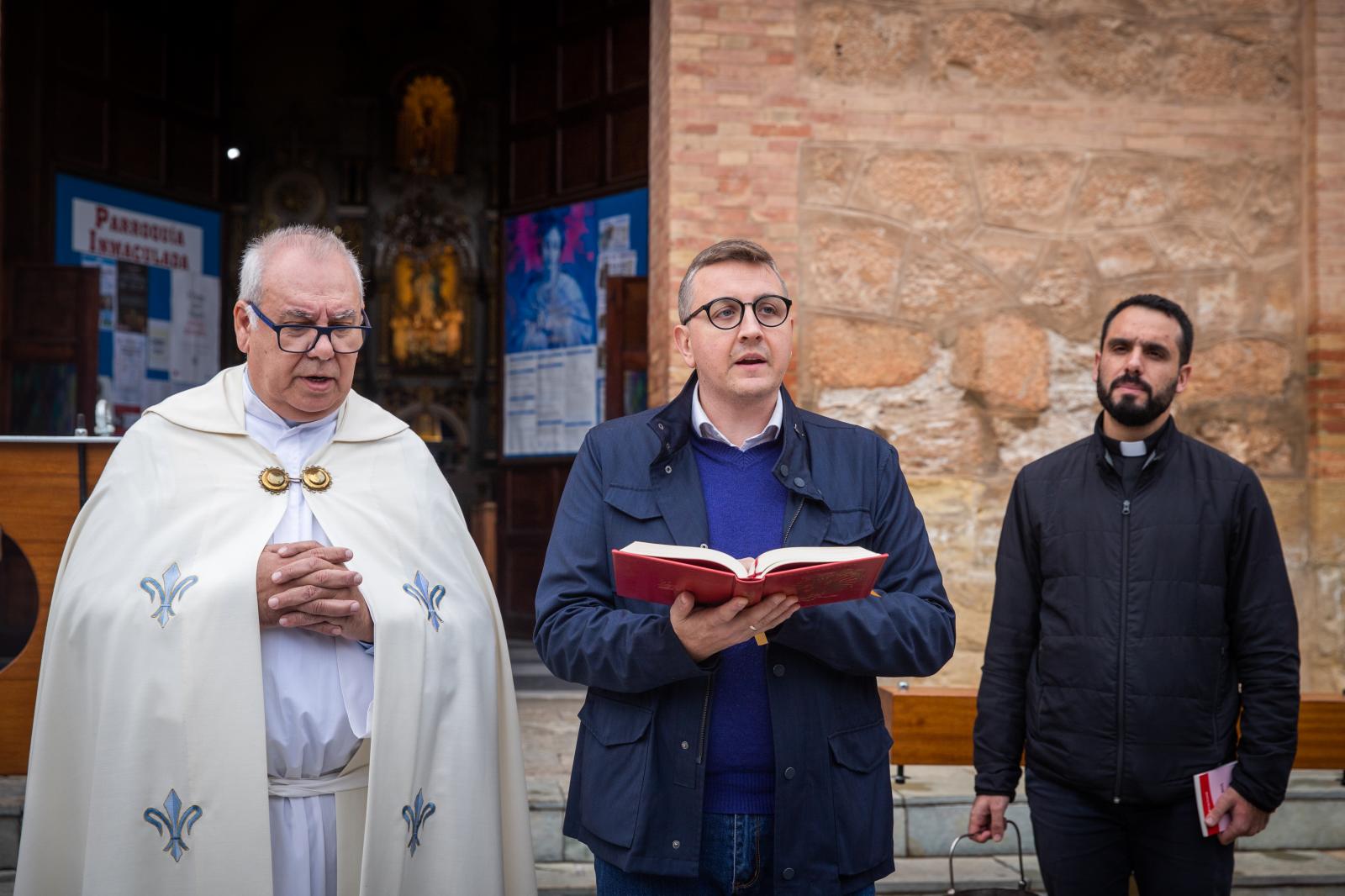 Las imágenes del regreso de las campanas «de las horas» a la iglesia de la Inmaculada de Torrevieja