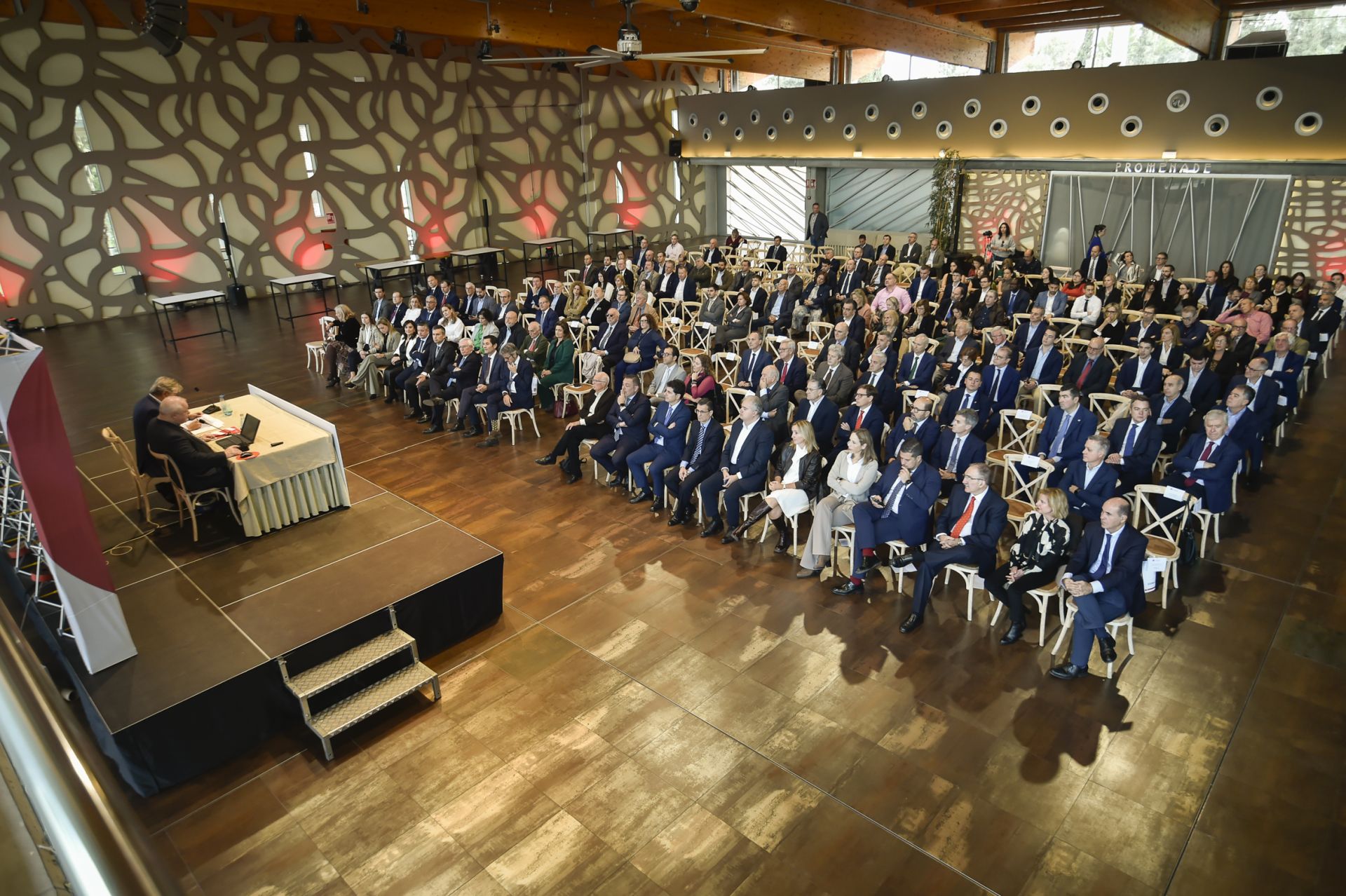 Conferencia en Murcia por el Día del Economista, en imágenes