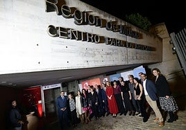 María Isabel López Aragón. Consejera de Empresa, Empleo y Economía Social , junto a los premiados.