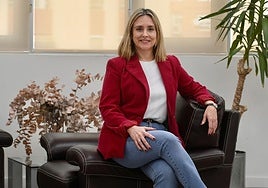 Conchita Ruiz, en su despacho de la última planta de la Consejería de Política Social.