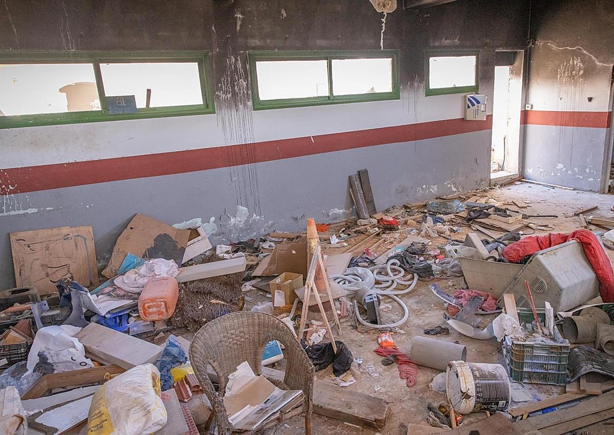 Imagen secundaria 1 - Interior del edificio del grupo de empresas en unas imágenes del pasado julio.