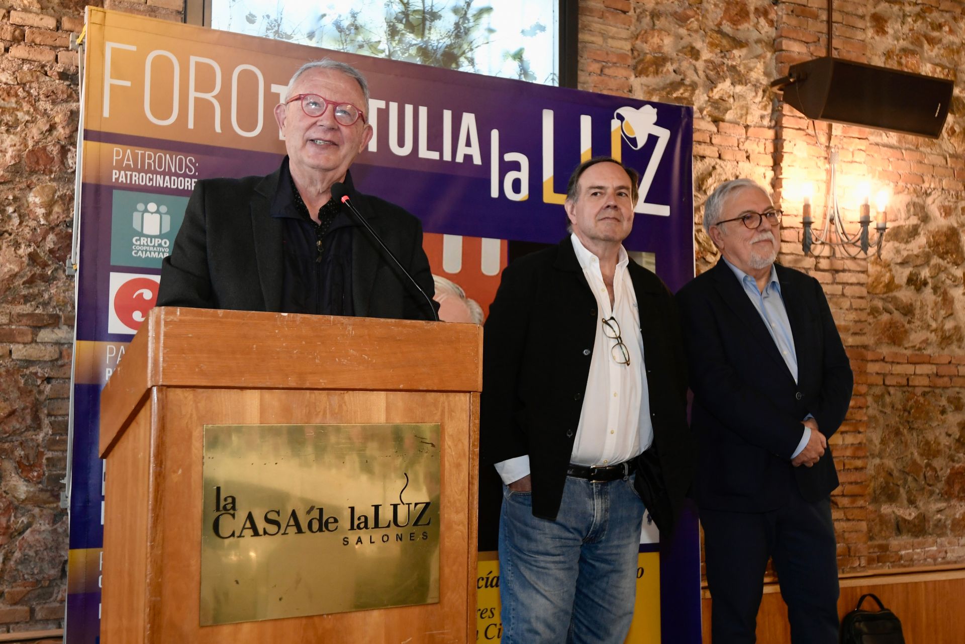 En imágenes, el Foro Tertulia la Luz