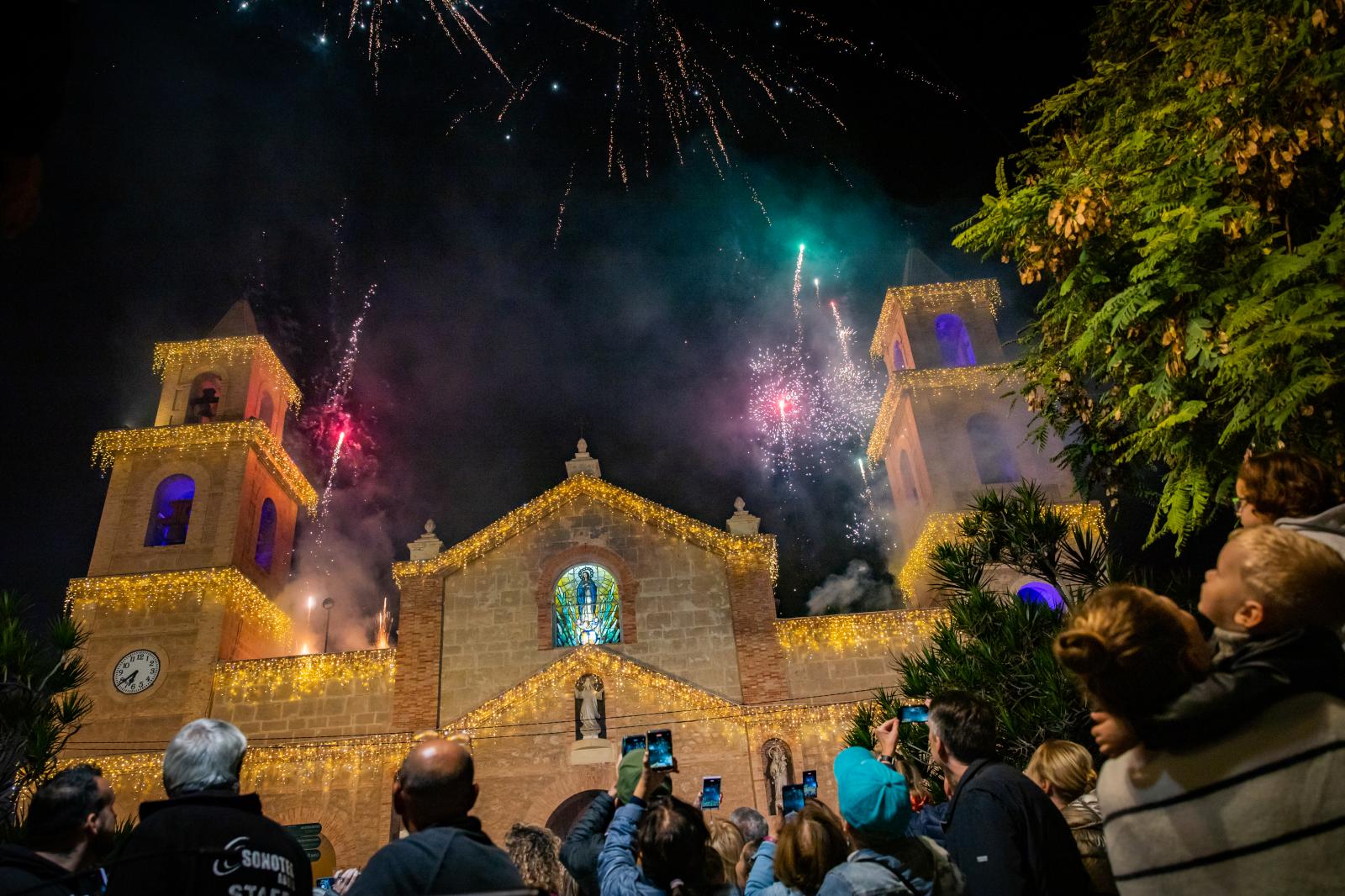 El encendido de las luces de Navidad de Torrevieja, en imágenes