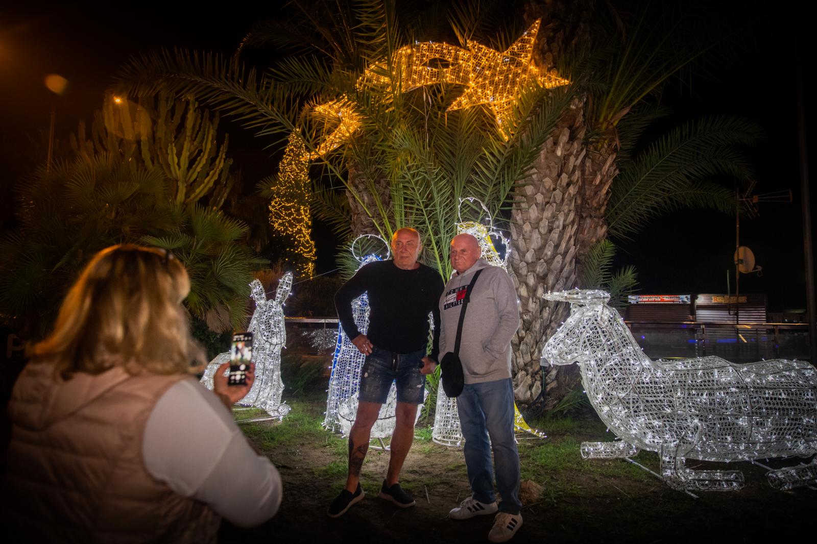 El encendido de las luces de Navidad de Torrevieja, en imágenes