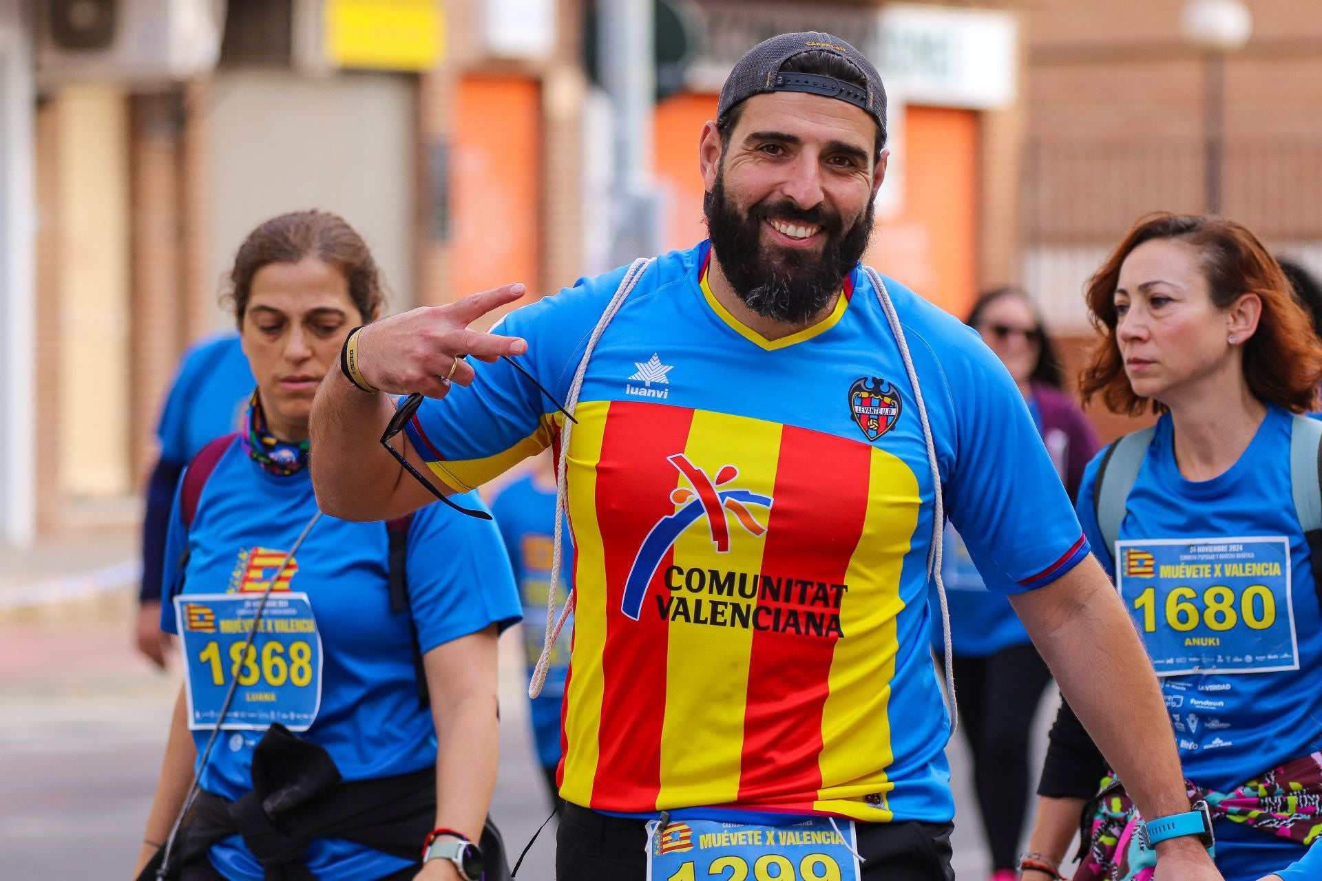 La carrera solidaria &#039;Muévete X Valencia&#039;, en imágenes (I)