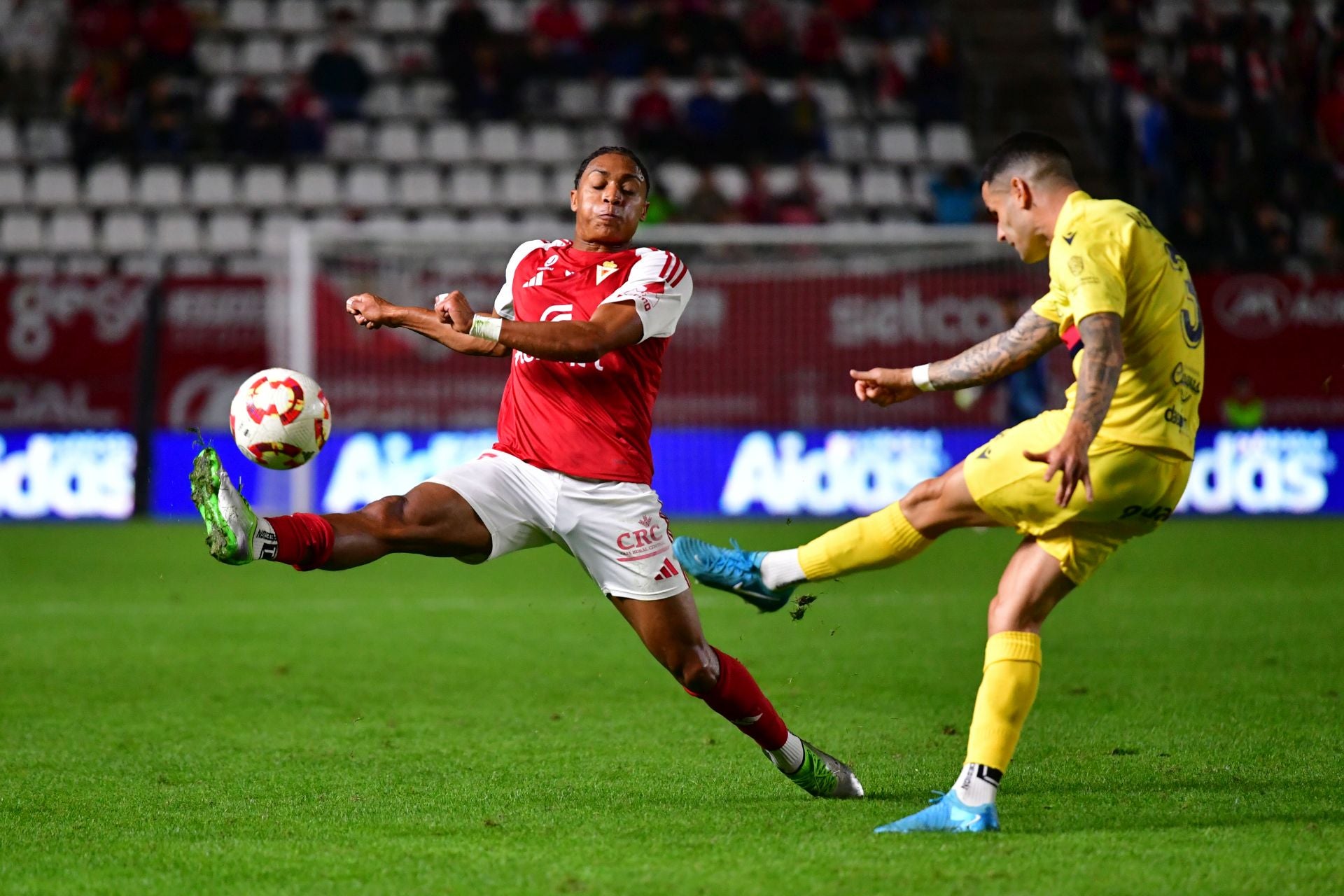 El empate del Real Murcia frente al Atlético Sanluqueño, en imágenes