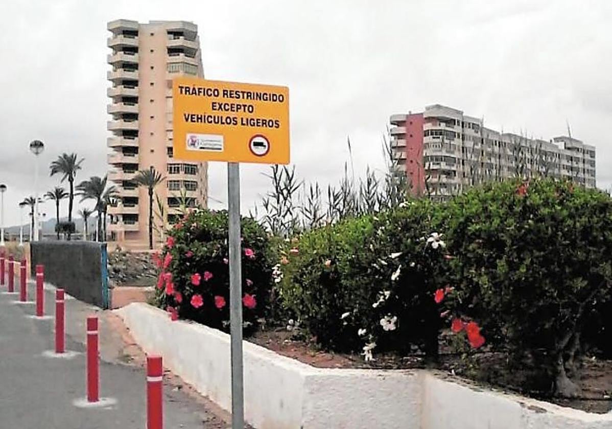 Entrada al puente de Puerto Bello, con acceso restringido, en una imagen de archivo.