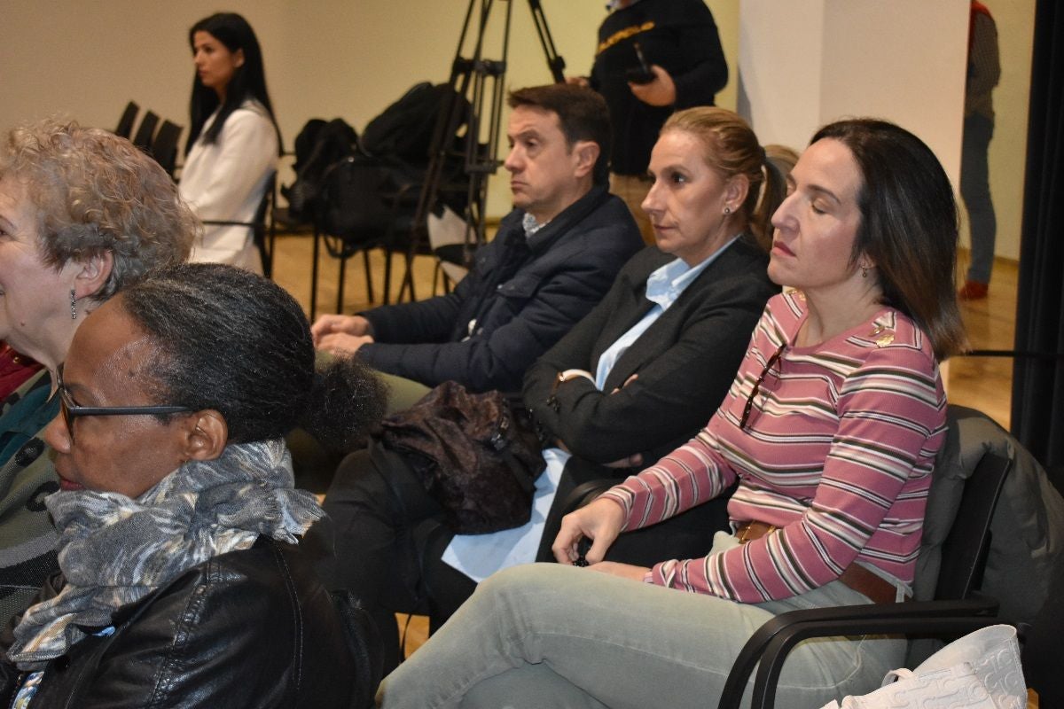 Unidad y Fraternidad entrega las microbecas y presenta concursos Día de la Fraternidad