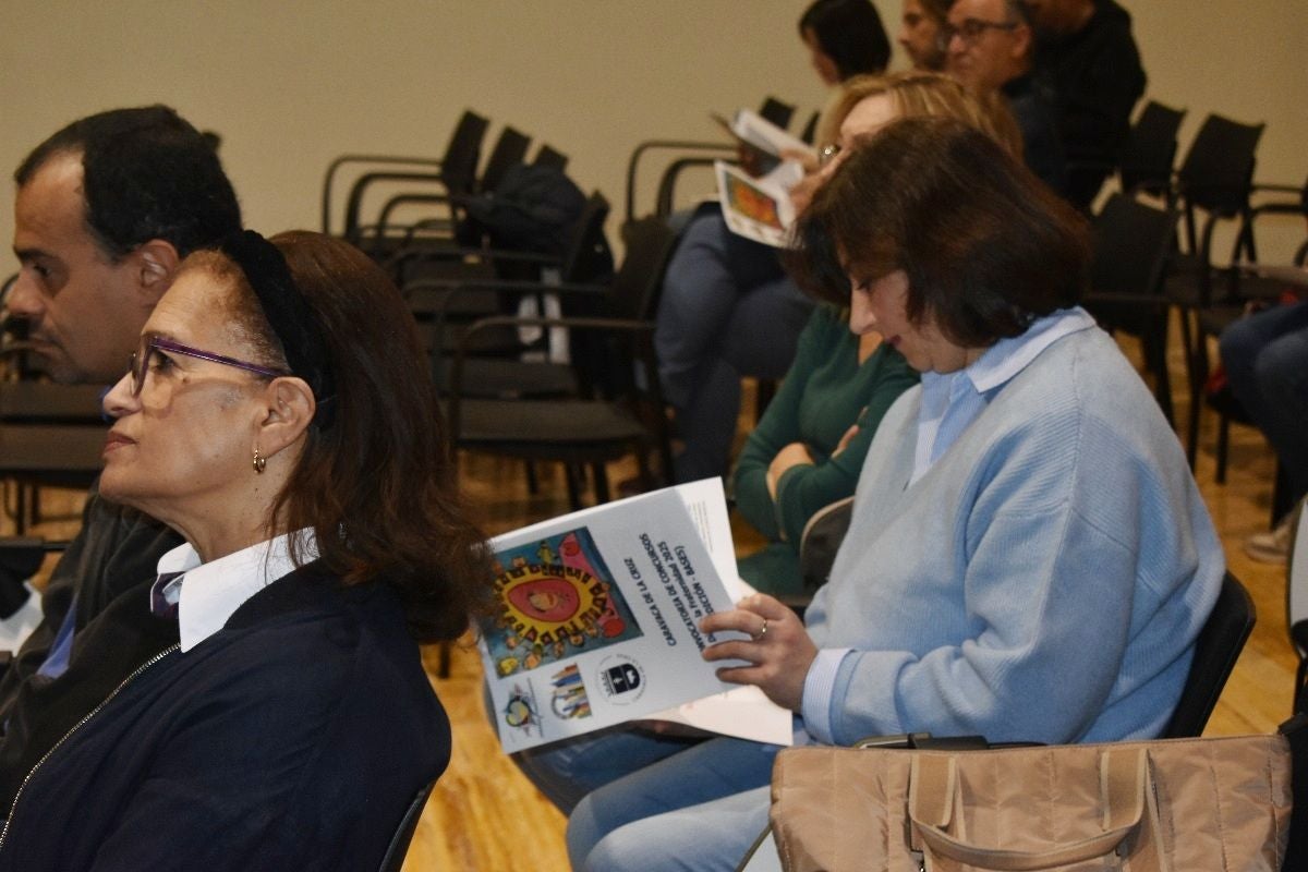 Unidad y Fraternidad entrega las microbecas y presenta concursos Día de la Fraternidad