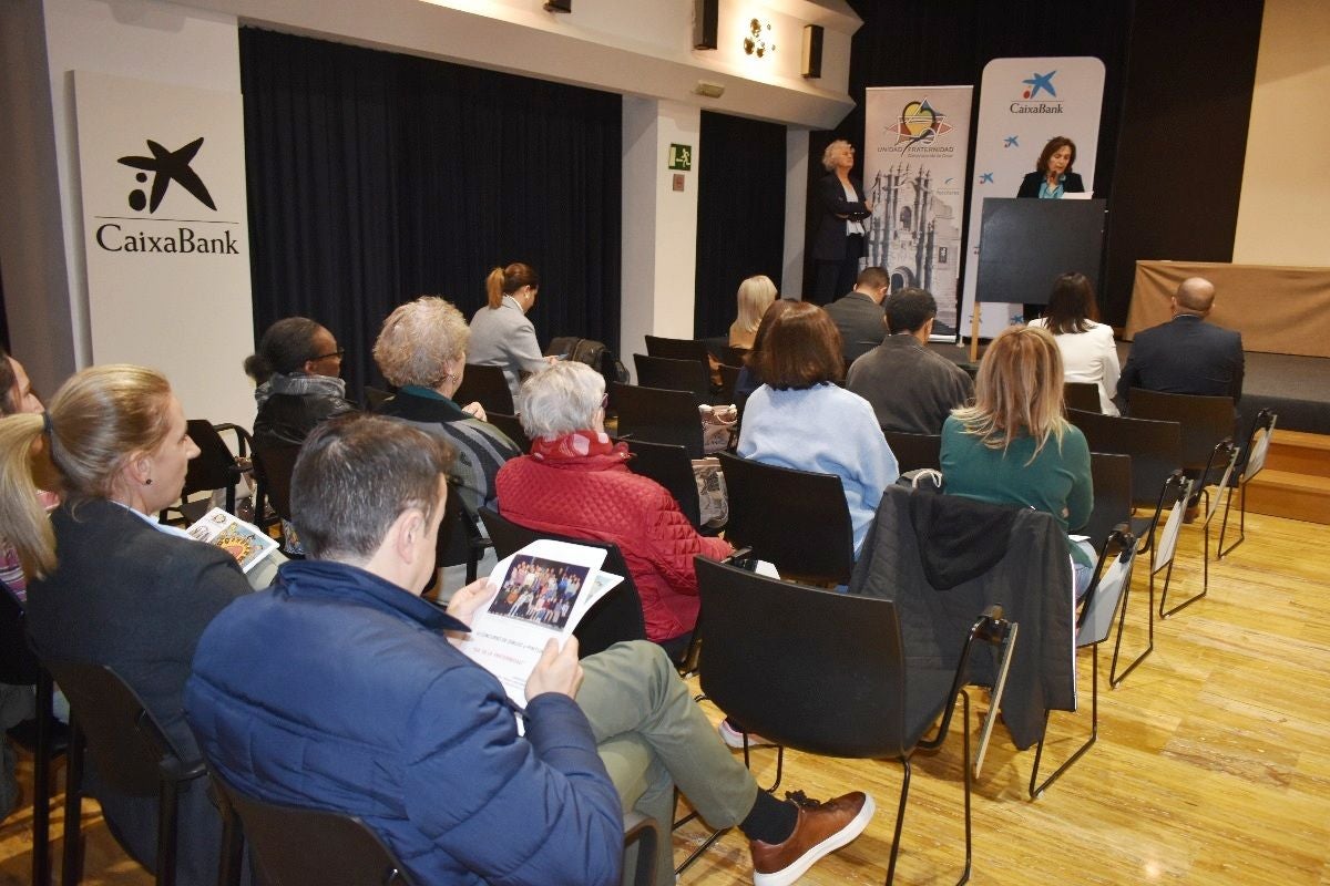 Unidad y Fraternidad entrega las microbecas y presenta concursos Día de la Fraternidad