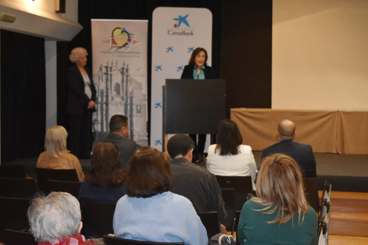 Unidad y Fraternidad entrega las microbecas y presenta concursos Día de la Fraternidad