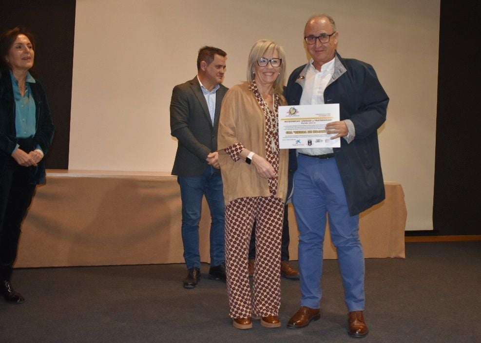 Unidad y Fraternidad entrega las microbecas y presenta concursos Día de la Fraternidad