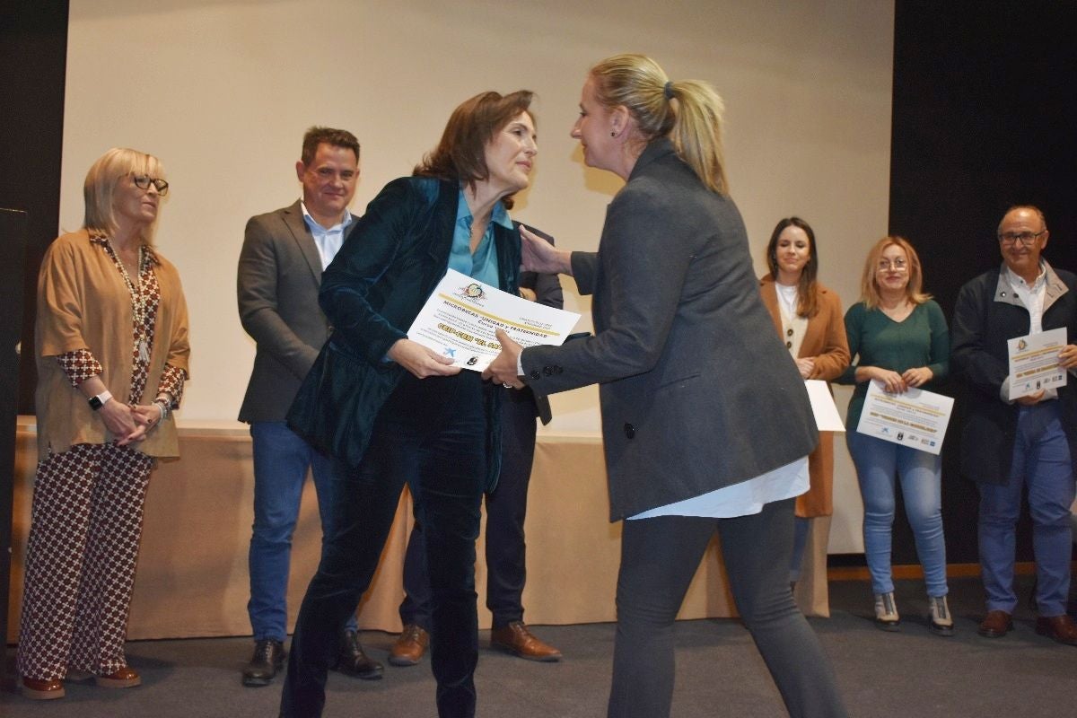 Unidad y Fraternidad entrega las microbecas y presenta concursos Día de la Fraternidad