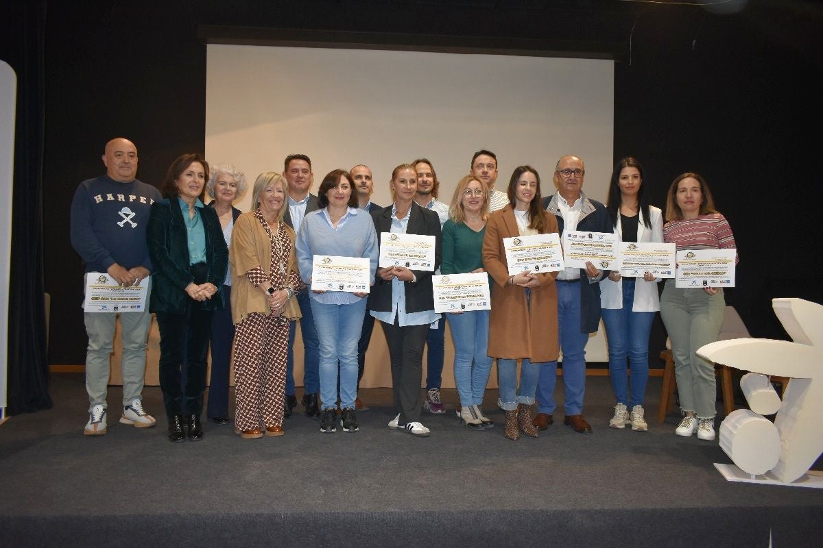Unidad y Fraternidad entrega las microbecas y presenta concursos Día de la Fraternidad