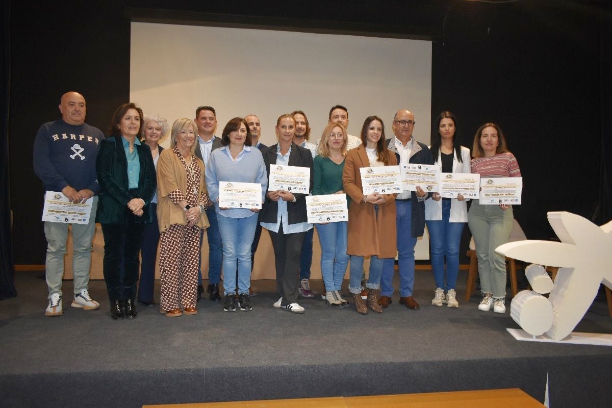 Unidad y Fraternidad entrega las microbecas y presenta concursos Día de la Fraternidad