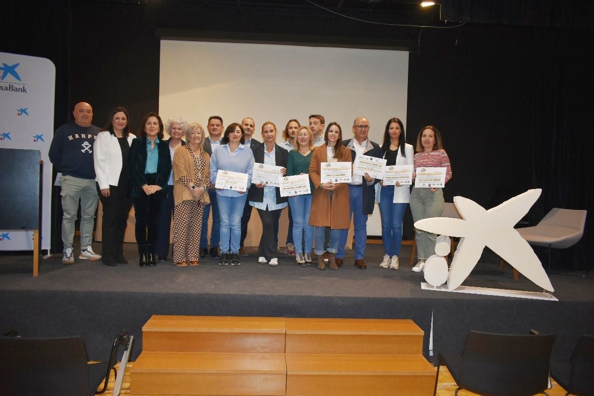 Unidad y Fraternidad entrega las microbecas y presenta concursos Día de la Fraternidad