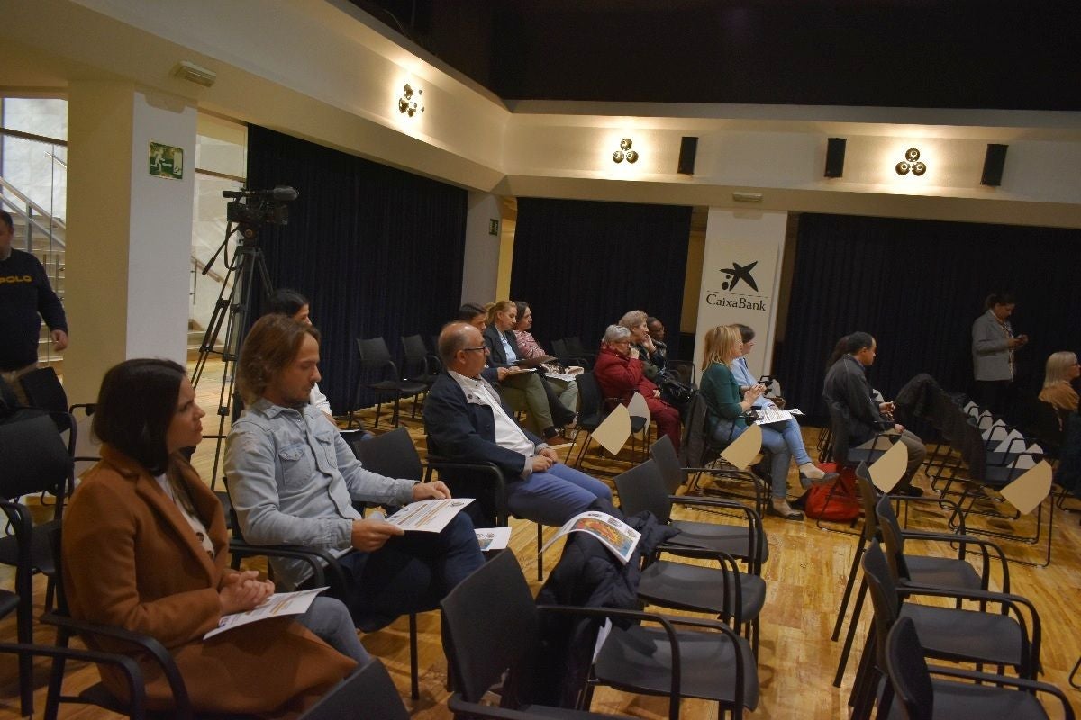 Unidad y Fraternidad entrega las microbecas y presenta concursos Día de la Fraternidad